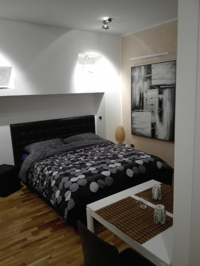 B&B Stazione Latina แซร์โมเนตา ภายนอก รูปภาพ